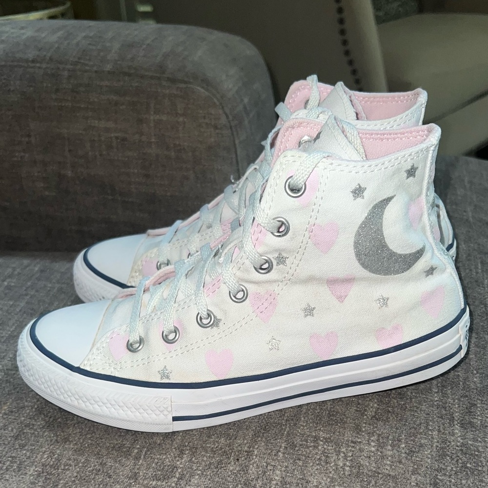 Converse hi-top white w/hearts, moon & stars